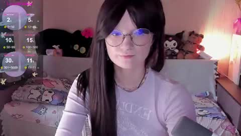 Snapshot of julietfowler chatting on June 22, 4:53 am Juli online show from June 22, 4:53 am