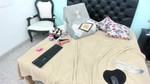 julieth_allen online show from October 16, 12:44 am