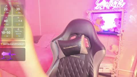 Julieth online show from April 10, 5:01 am