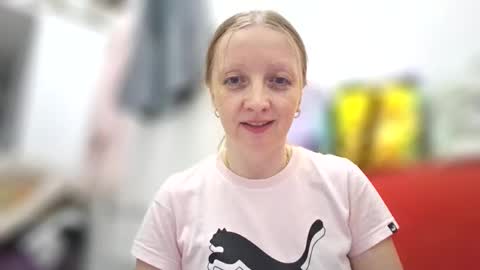 Snapshot of julietka chatting on May 25, 11:38 am julietka online show from May 25, 11:38 am