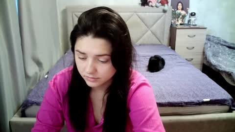 Snapshot of julietkalen chatting on July 3, 3:57 am Julietkitty online show from July 3, 3:57 am