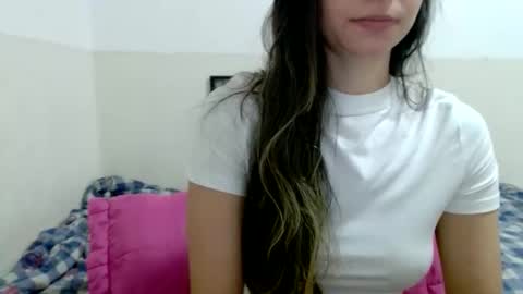 Snapshot of julietolentino_silva chatting on October 19, 6:30 pm julietolentino_silva online show from October 19, 6:30 pm