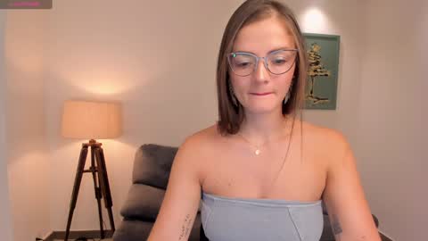 Snapshot of juliettabasset chatting on January 27, 12:05 pm JULIETTA online show from January 27, 12:05 pm