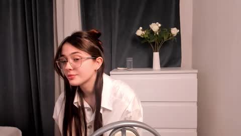 Snapshot of juliettacurto chatting on March 13, 10:16 pm Leila online show from March 13, 10:16 pm