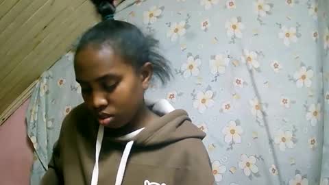 Snapshot of juliette9794 chatting on September 11, 12:22 am juliette9794 online show from September 11, 12:22 am