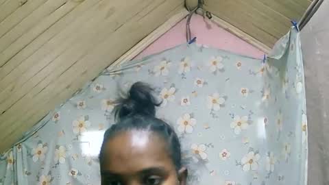 Snapshot of juliette9794 chatting on September 18, 11:45 am juliette9794 online show from September 18, 11:45 am