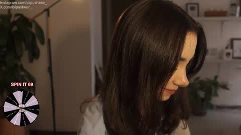 Juliette Dee online show from February 10, 9:30 pm