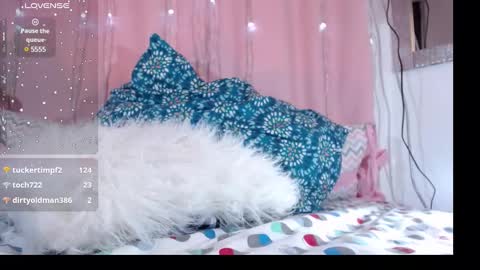 Snapshot of juliette_ponce chatting on January 13, 9:08 am juliette online show from January 13, 9:08 am