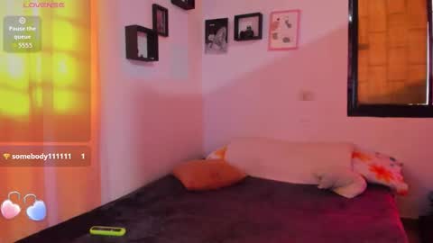 Snapshot of juliette_sweet05 chatting on September 9, 5:45 pm juliette online show from September 9, 5:45 pm