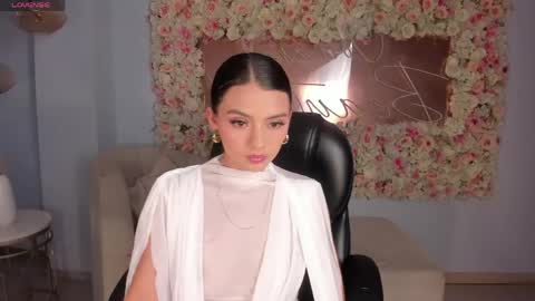Snapshot of juliettemoreaux chatting on April 23, 7:38 pm Juliette Moreau online show from April 23, 7:38 pm
