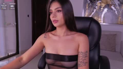 Snapshot of juliettemoreaux chatting on June 6, 7:51 pm Juliette Moreau online show from June 6, 7:51 pm