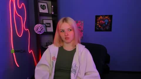 julie online show from May 1, 1:37 pm