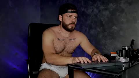 JULiUS   online show from November 5, 7:47 pm