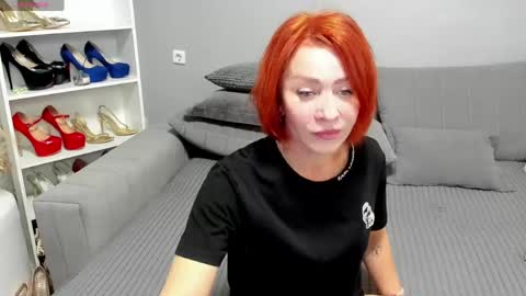Snapshot of jullia_moor chatting on May 1, 11:42 pm jullia_moor online show from May 1, 11:42 pm