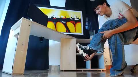 jullian online show from February 14, 7:54 pm