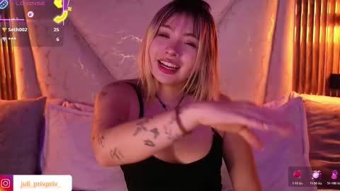 jullianapriv_ online show from March 10, 3:06 pm