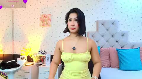 Snapshot of jullietareyes chatting on April 24, 11:56 am Julieta Reyes online show from April 24, 11:56 am