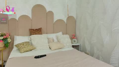 Julli online show from April 13, 5:02 am