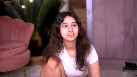 Snapshot of jullyfox chatting on February 27, 11:21 am Foxy online show from February 27, 11:21 am