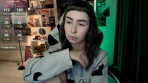 Snapshot of julscinamon chatting on October 18, 5:25 pm Baroness Von Cringe online show from October 18, 5:25 pm