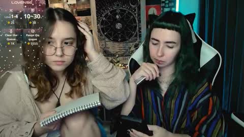 Snapshot of julscinamon chatting on October 30, 3:13 pm Baroness Von Cringe online show from October 30, 3:13 pm