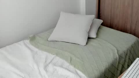 july_correa online show from March 7, 9:45 pm