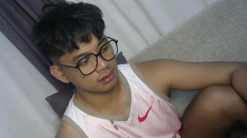 Snapshot of julz_alwayshorny chatting on April 22, 9:44 am call me julz online show from April 22, 9:44 am