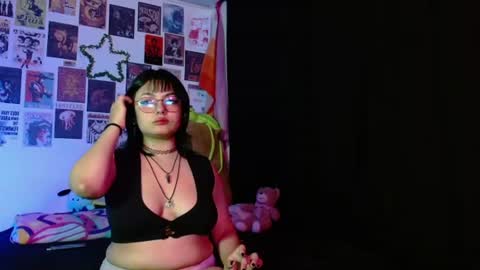 Snapshot of julz_cherry_ chatting on July 3, 6:09 am Cherry Julz Independiente online show from July 3, 6:09 am