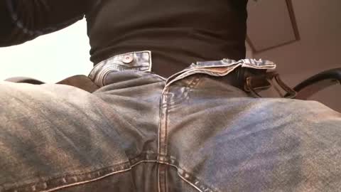 Snapshot of junction1000 chatting on February 22, 12:40 pm Gregor online show from February 22, 12:40 pm