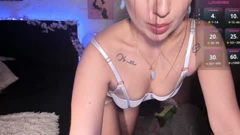 Snapshot of junee_ chatting on December 4, 3:59 am Maria online show from December 4, 3:59 am
