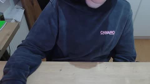 junk2711 online show from November 8, 6:29 pm