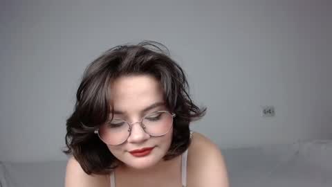 Snapshot of junnewers chatting on February 3, 3:27 pm JunneWers online show from February 3, 3:27 pm