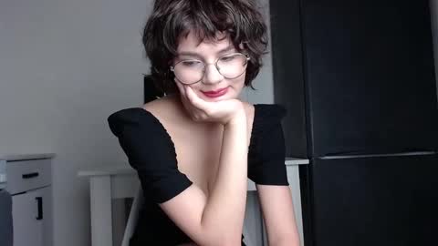 Snapshot of junnewers chatting on October 6, 7:17 am JunneWers online show from October 6, 7:17 am