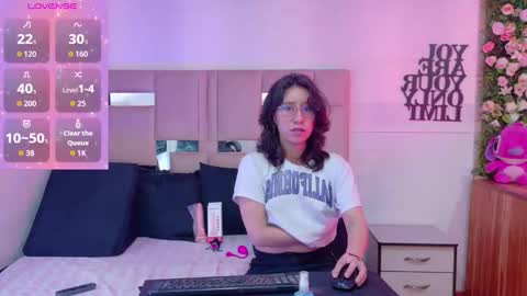 Snapshot of jupiter_saturno chatting on September 23, 6:44 pm Jupiter y Saturno online show from September 23, 6:44 pm