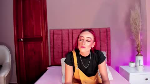 Snapshot of jupiterfoxxxx chatting on December 23, 12:30 am Jupiter Fox online show from December 23, 12:30 am