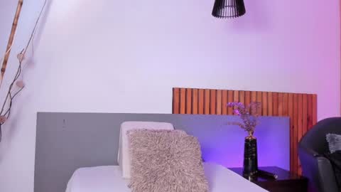 Jupiter Fox online show from April 2, 6:05 pm