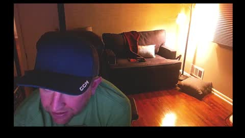 Snapshot of jusbeaz8722 chatting on January 8, 1:32 am JustnSide Unexxst online show from January 8, 1:32 am