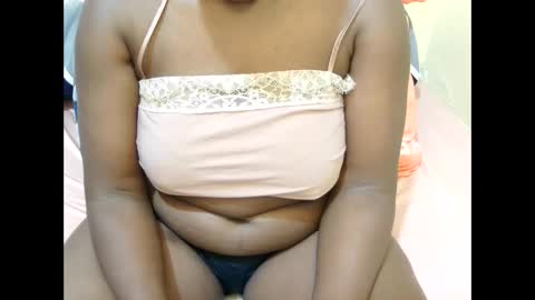 Snapshot of jusst_ayanna chatting on June 2, 7:43 am jusst_ayanna online show from June 2, 7:43 am
