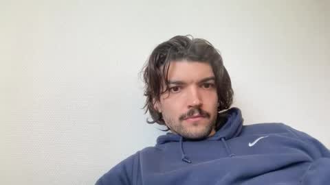 just_a_guy_with_a_big_cock online show from March 19, 9:35 am