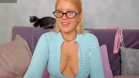 Snapshot of just_alex__ chatting on July 12, 12:23 am Alex Alexandra online show from July 12, 12:23 am