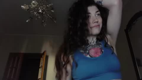 Snapshot of just_curly_ginger chatting on June 23, 11:52 am Ginger Curly online show from June 23, 11:52 am