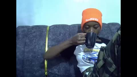 Snapshot of just_nuru chatting on October 15, 9:20 am just_nuru online show from October 15, 9:20 am