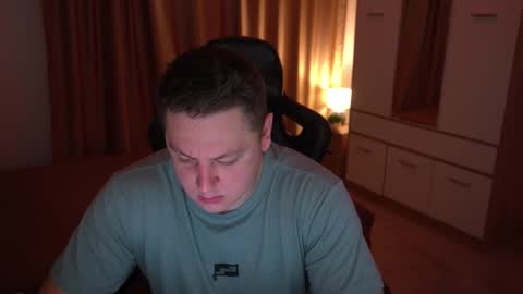 Snapshot of just_top chatting on October 26, 2:50 am David online show from October 26, 2:50 am