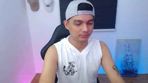 Snapshot of justagamerxxx chatting on February 25, 1:20 am Rhys online show from February 25, 1:20 am