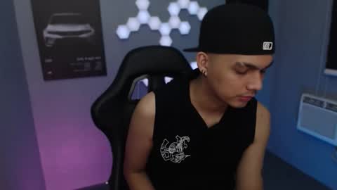 Snapshot of justagamerxxx chatting on September 24, 3:04 pm Rhys online show from September 24, 3:04 pm