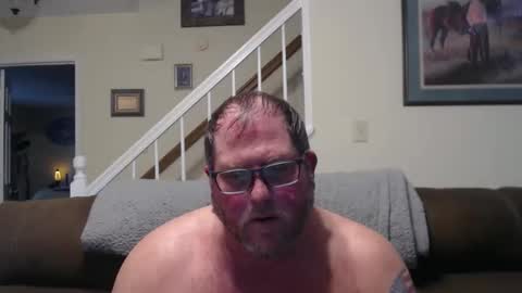 Snapshot of justaguyandnaked chatting on April 28, 10:15 pm justaguyandnaked online show from April 28, 10:15 pm