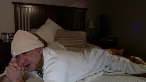 Snapshot of justaskforbiga chatting on December 31, 7:31 am Tohiptwoquit online show from December 31, 7:31 am