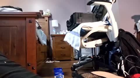 Snapshot of justaskforbiga chatting on February 19, 6:11 am Tohiptwoquit online show from February 19, 6:11 am