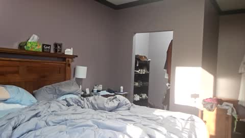 Snapshot of justaskforbiga chatting on March 9, 11:03 pm Tohiptwoquit online show from March 9, 11:03 pm