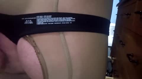 Snapshot of justaskforbiga chatting on October 19, 5:30 am Tohiptwoquit online show from October 19, 5:30 am